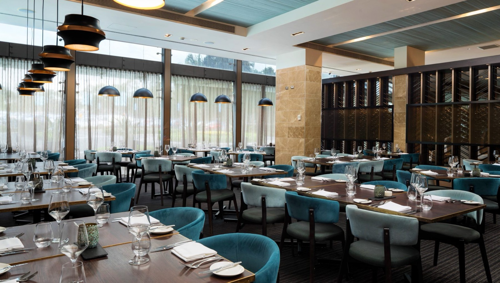 OTIS Restaurant & Bar