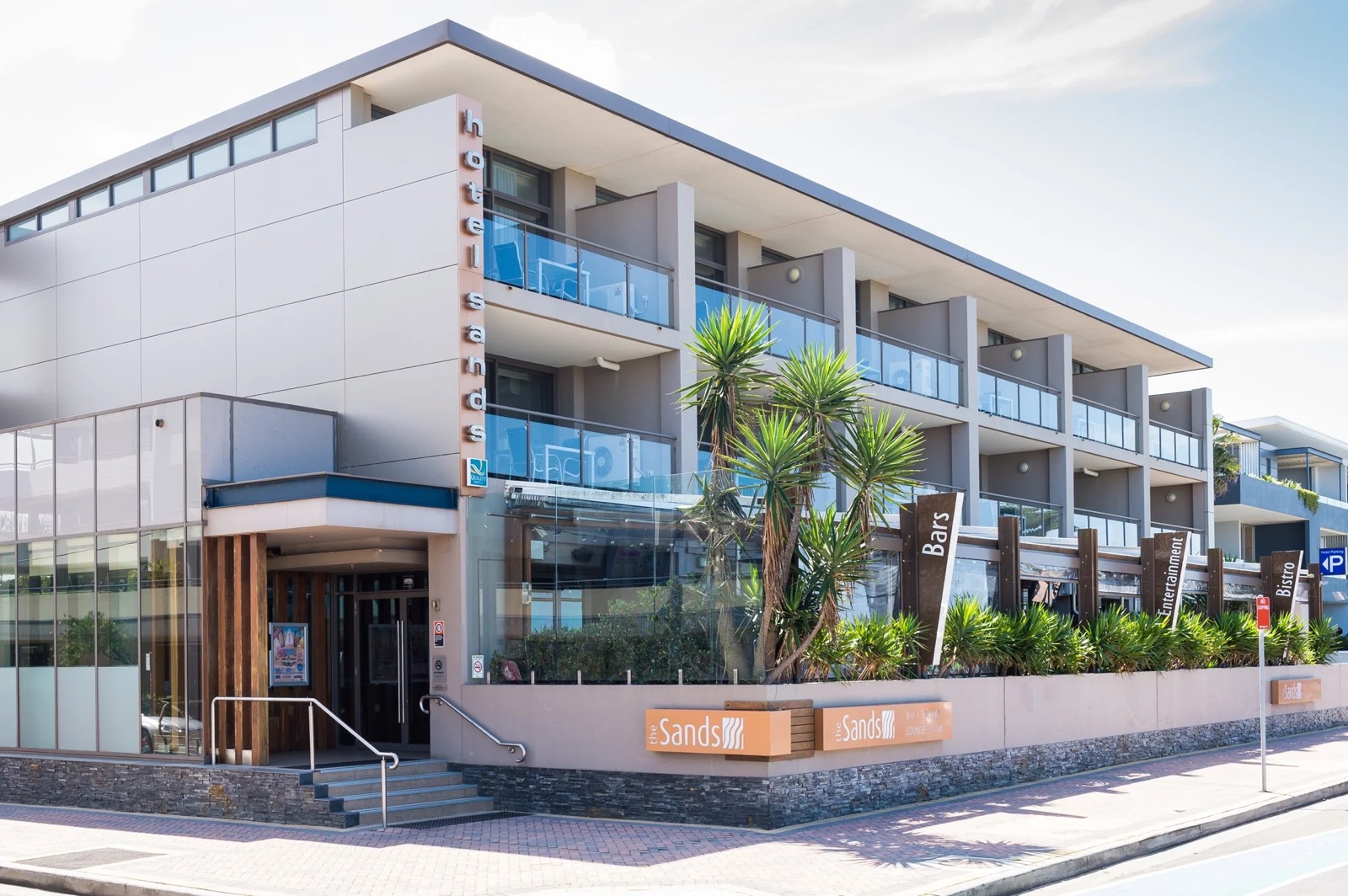 Narrabeen Sands Hotel