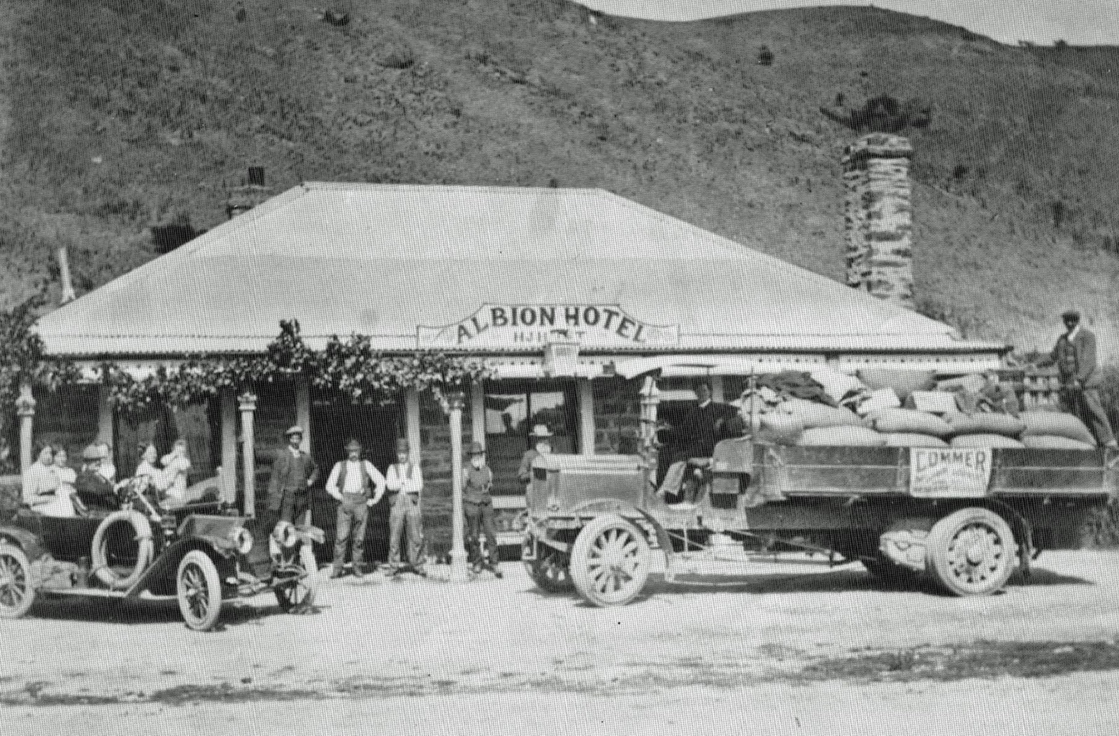 Luggate Hotel
