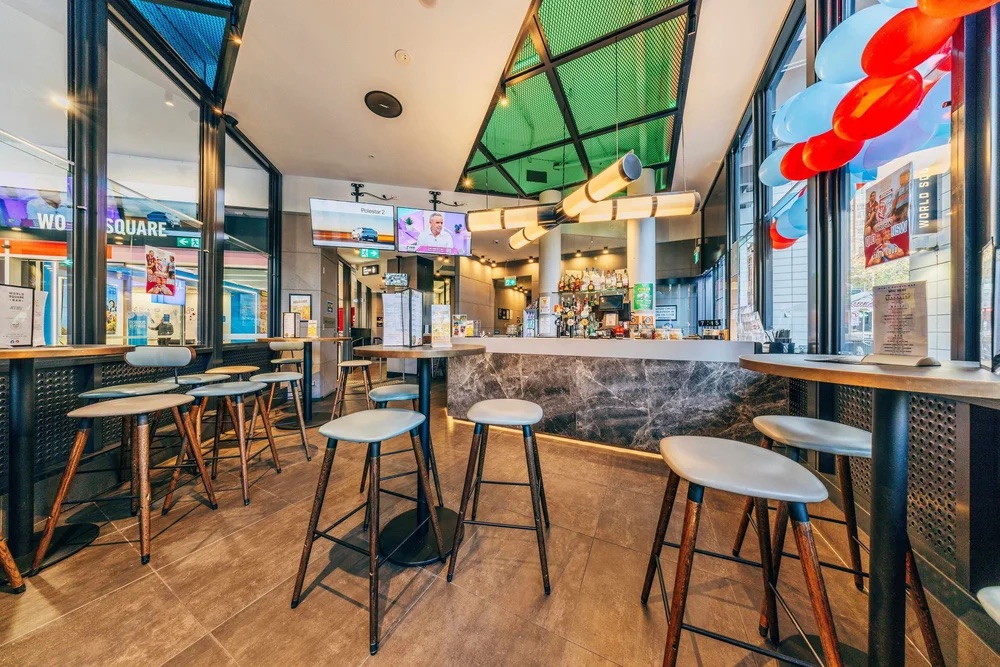 World Square Bar