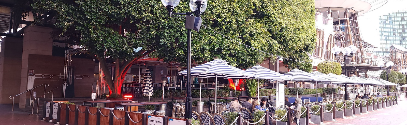 Pontoon Bar