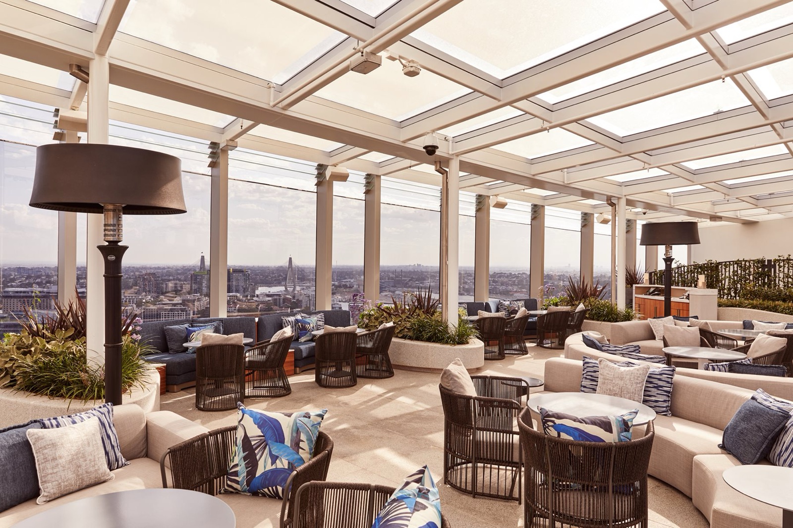 CIRQ Rooftop Bar & Lounge
